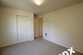 2 bed, 1.5 bath Mill Park charmer in super convenient location!