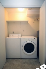 2 bed, 1.5 bath Mill Park charmer in super convenient location!