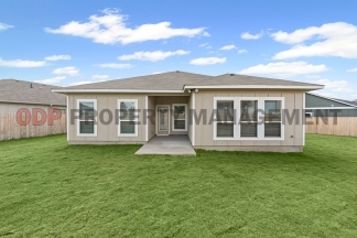 Modern Comfort Meets Style in Hartrick Ranch