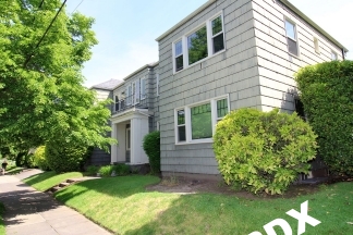 Spacious and Bright 1 Bedroom Unit in Hot SE Division Neighborhood!