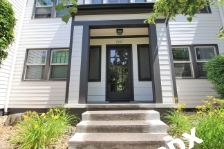 Spacious and Bright 1 Bedroom Unit in Hot SE Division Neighborhood!