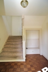Spacious and Bright 1 Bedroom Unit in Hot SE Division Neighborhood!