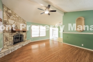 Charming 3-Bedroom Sanctuary on Frenchton Street – Spacious 2085 Sq Ft with 2 Full Baths in San Antonio!