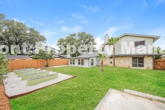 Charming 3-Bedroom Sanctuary on Frenchton Street – Spacious 2085 Sq Ft with 2 Full Baths in San Antonio!