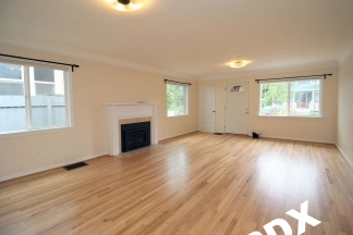 Spacious & Remodeled 2 Bed/1 Duplex Apartment with Mid-Century Flair