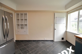 Spacious & Remodeled 2 Bed/1 Duplex Apartment with Mid-Century Flair