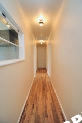 Spacious & Remodeled 2 Bed/1 Duplex Apartment with Mid-Century Flair