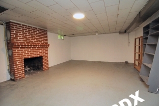 Spacious & Remodeled 2 Bed/1 Duplex Apartment with Mid-Century Flair