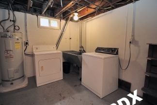 Spacious & Remodeled 2 Bed/1 Duplex Apartment with Mid-Century Flair