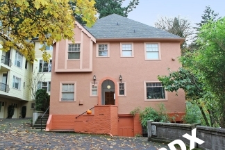 1 Bedroom Apt With Amazing Views in Historic West Hills Building