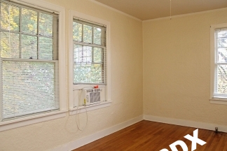 1 Bedroom Apt With Amazing Views in Historic West Hills Building