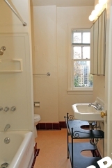 1 Bedroom Apt With Amazing Views in Historic West Hills Building