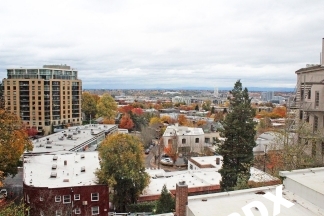 1 Bedroom Apt With Amazing Views in Historic West Hills Building