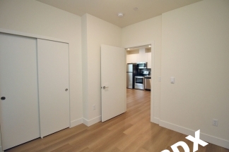 Ground Floor Contemporary 1 Bedroom Apartment - SW Portland