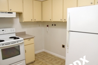 Beautifully Updated Milwaukie 2 Bedroom in Gorgeous 4-Plex