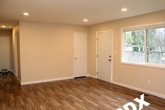 Beautifully Updated Milwaukie 2 Bedroom in Gorgeous 4-Plex