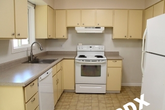Beautifully Updated Milwaukie 2 Bedroom in Gorgeous 4-Plex