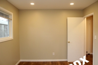 Beautifully Updated Milwaukie 2 Bedroom in Gorgeous 4-Plex
