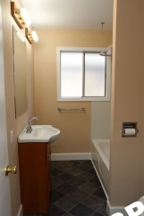Beautifully Updated Milwaukie 2 Bedroom in Gorgeous 4-Plex
