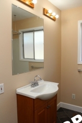 Beautifully Updated Milwaukie 2 Bedroom in Gorgeous 4-Plex