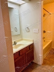 Charming 1-Bedroom Condo in Spyglass Hill – Near San Antonio Medical Center