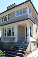 Exquisite 1+ Bedroom Duplex off NE 28th & Burnside w/Tons of Vintage Charm