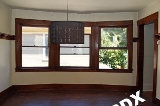 Exquisite 1+ Bedroom Duplex off NE 28th & Burnside w/Tons of Vintage Charm