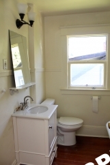 Exquisite 1+ Bedroom Duplex off NE 28th & Burnside w/Tons of Vintage Charm