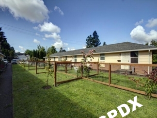 Charming 1 Bedroom Apartment w/Hardwoods in Cully Neighborhood