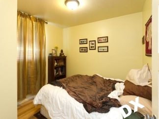 Charming 1 Bedroom Apartment w/Hardwoods in Cully Neighborhood