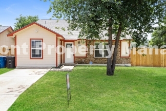 4-Bed Oasis in San Antonio with 2 Full Baths – Perfect for Family Living!