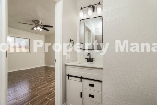 4-Bed Oasis in San Antonio with 2 Full Baths – Perfect for Family Living!