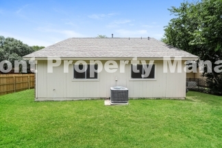 4-Bed Oasis in San Antonio with 2 Full Baths – Perfect for Family Living!