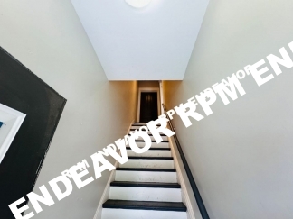 Modern City Living on the 2nd Floor – Stylish 1BR in Prime Location!