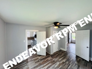 Charming 2-Bed Home in Quiet Hillsdale Neighborhood
