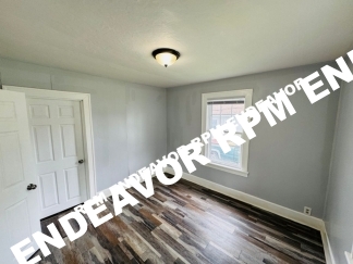 Charming 2-Bed Home in Quiet Hillsdale Neighborhood