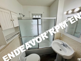 Charming 2-Bed Home in Quiet Hillsdale Neighborhood