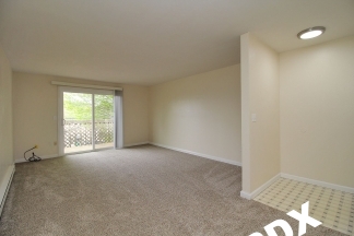 Freshly Updated Crestwood Neighborhood 2 Bedroom at The Crossroads