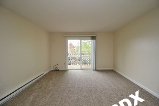 Freshly Updated Crestwood Neighborhood 2 Bedroom at The Crossroads