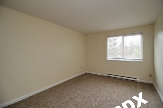 Freshly Updated Crestwood Neighborhood 2 Bedroom at The Crossroads