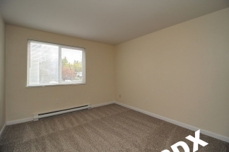 Freshly Updated Crestwood Neighborhood 2 Bedroom at The Crossroads