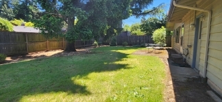 Inviting NE Portland Single-Family Home with Spacious Yard!