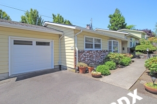 2 Bed/1 Bath with Garage In Gorgeous N. Tabor Courtyard 4-Plex