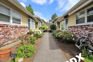 2 Bed/1 Bath with Garage In Gorgeous N. Tabor Courtyard 4-Plex