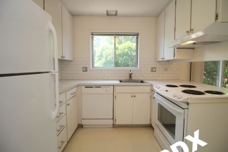 2 Bed/1 Bath with Garage In Gorgeous N. Tabor Courtyard 4-Plex