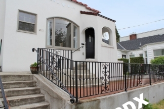 Gorgeous Remodeled Belmont 1 Bedroom with Garage!