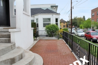 Gorgeous Remodeled Belmont 1 Bedroom with Garage!