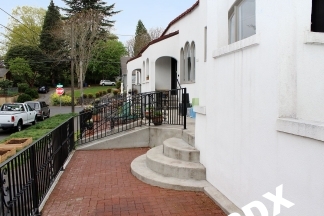 Gorgeous Remodeled Belmont 1 Bedroom with Garage!