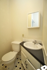 Adorable Vintage 1 Bedroom Unit in the Heart of Kenton