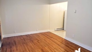 Charming Vintage Irvington Apartment in Brick Courtyard Complex